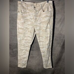 Levi's 720 Jeans Women W33 L25 Beige Camouflage High Rise  Skinny Soft Stretch